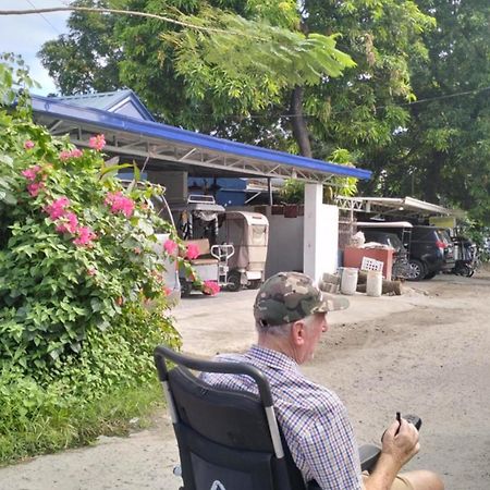 Angeles City Guesthouse ภายนอก รูปภาพ